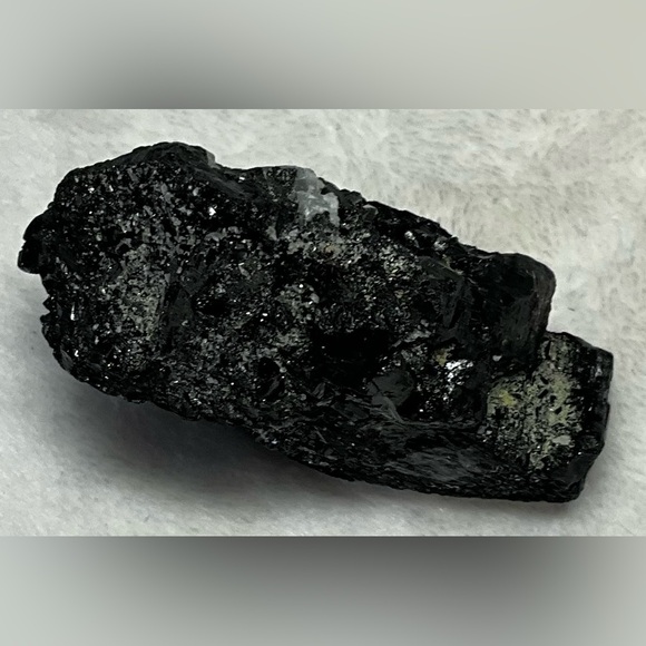 Stunning Raw Black Tourmaline with Quartz Inclusion Natural - Picture 4 of 8